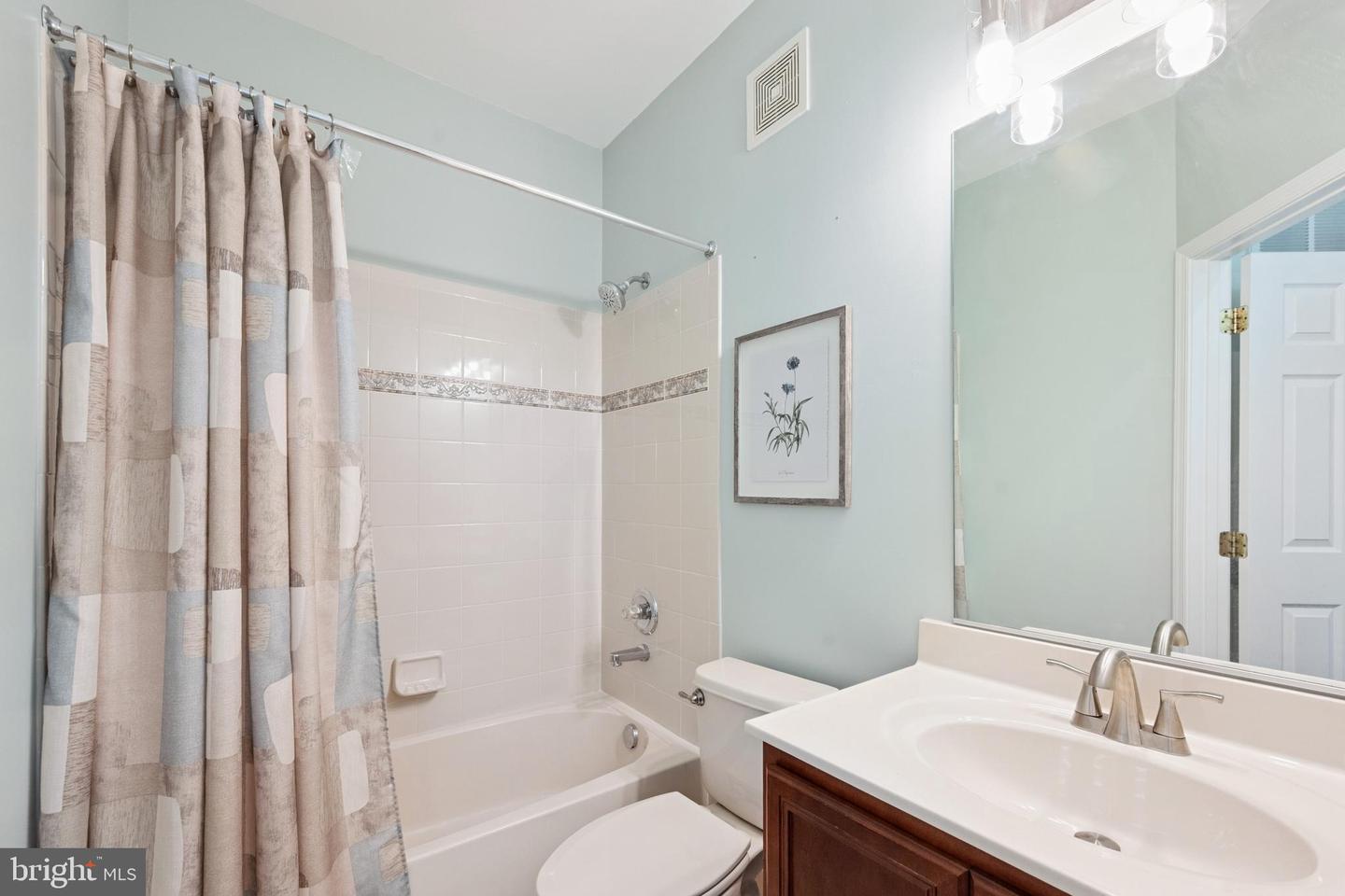 43905 HICKORY CORNER TER #112, ASHBURN, Virginia 20147, 2 Bedrooms Bedrooms, ,2 BathroomsBathrooms,Residential,For sale,43905 HICKORY CORNER TER #112,VALO2102546 MLS # VALO2102546