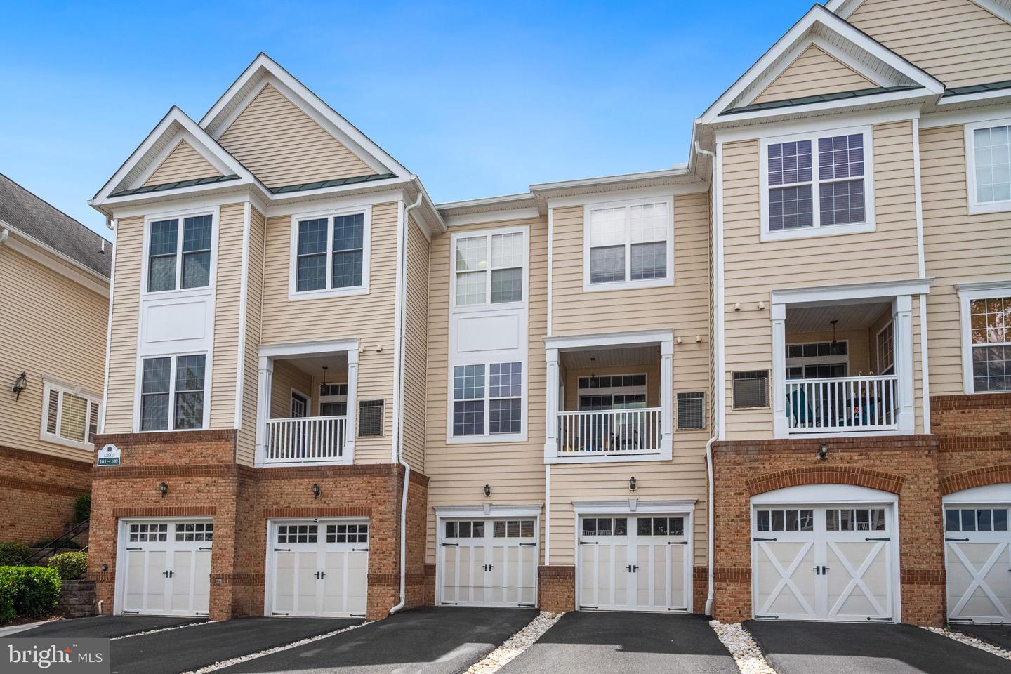 43905 HICKORY CORNER TER #112, ASHBURN, Virginia 20147, 2 Bedrooms Bedrooms, ,2 BathroomsBathrooms,Residential,For sale,43905 HICKORY CORNER TER #112,VALO2102546 MLS # VALO2102546