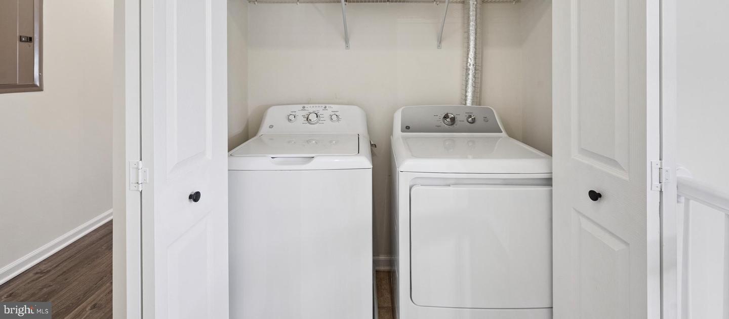 43905 HICKORY CORNER TER #112, ASHBURN, Virginia 20147, 2 Bedrooms Bedrooms, ,2 BathroomsBathrooms,Residential,For sale,43905 HICKORY CORNER TER #112,VALO2102546 MLS # VALO2102546
