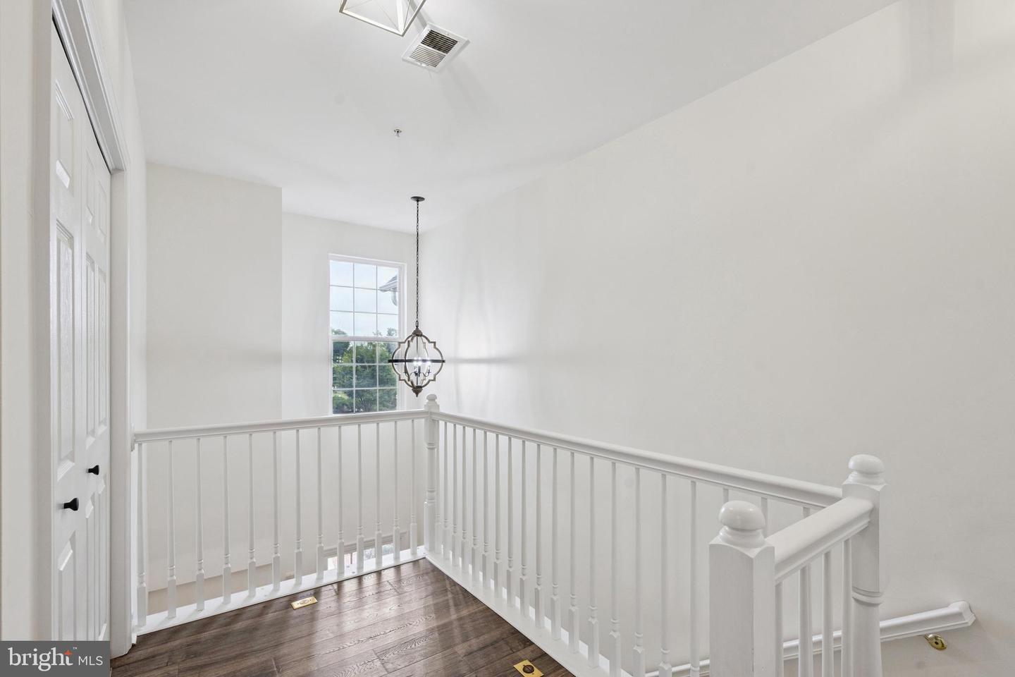 43905 HICKORY CORNER TER #112, ASHBURN, Virginia 20147, 2 Bedrooms Bedrooms, ,2 BathroomsBathrooms,Residential,For sale,43905 HICKORY CORNER TER #112,VALO2102546 MLS # VALO2102546