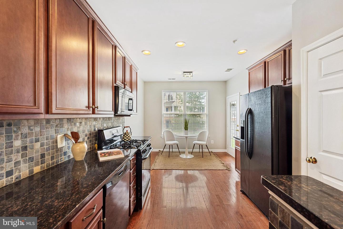 43905 HICKORY CORNER TER #112, ASHBURN, Virginia 20147, 2 Bedrooms Bedrooms, ,2 BathroomsBathrooms,Residential,For sale,43905 HICKORY CORNER TER #112,VALO2102546 MLS # VALO2102546