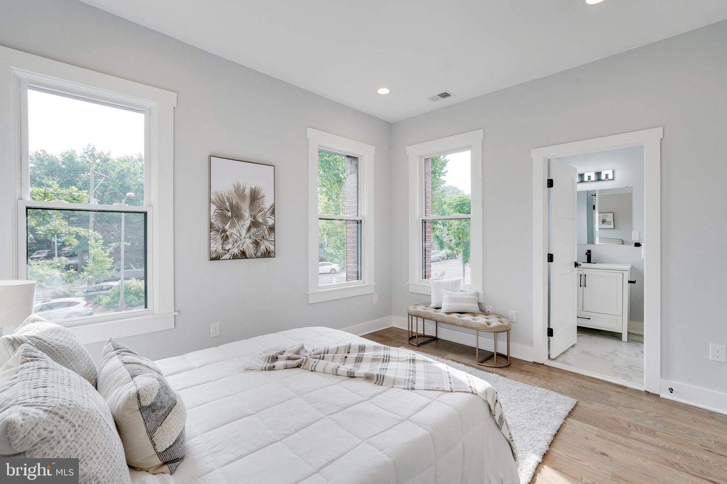 3932 ILLINOIS AVE NW #A, WASHINGTON, District Of Columbia 20011, 4 Bedrooms Bedrooms, ,3 BathroomsBathrooms,Residential,For sale,3932 ILLINOIS AVE NW #A,DCDC2211064 MLS # DCDC2211064