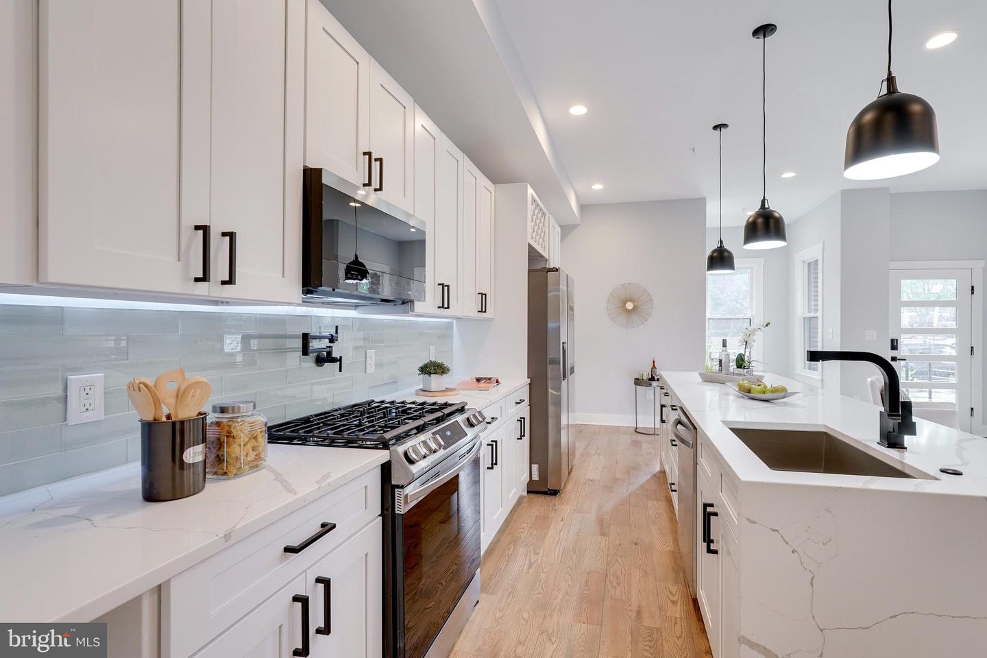 3932 ILLINOIS AVE NW #A, WASHINGTON, District Of Columbia 20011, 4 Bedrooms Bedrooms, ,3 BathroomsBathrooms,Residential,For sale,3932 ILLINOIS AVE NW #A,DCDC2211064 MLS # DCDC2211064