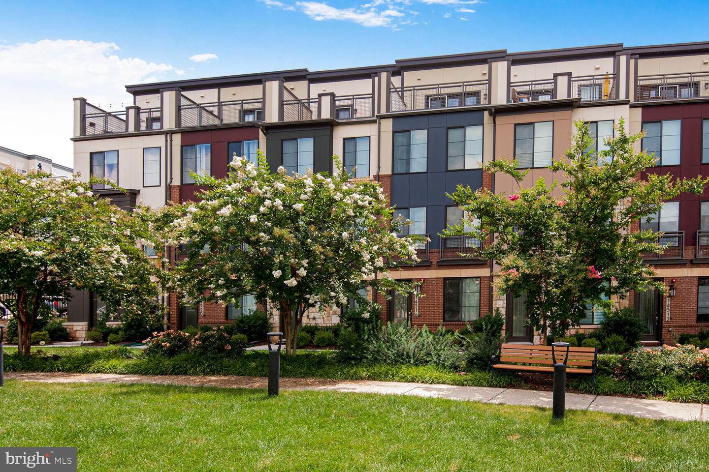 14516 LAKE VISTA DR, CHANTILLY, Virginia 20151, 3 Bedrooms Bedrooms, ,3 BathroomsBathrooms,Residential,For sale,14516 LAKE VISTA DR,VAFX2256420 MLS # VAFX2256420