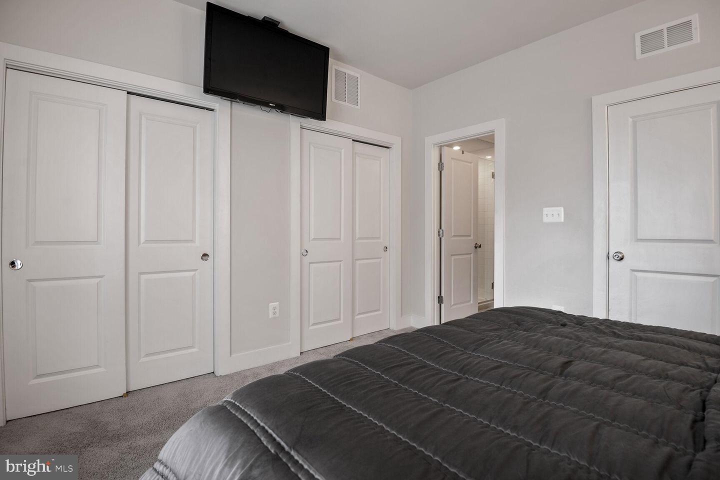 14516 LAKE VISTA DR, CHANTILLY, Virginia 20151, 3 Bedrooms Bedrooms, ,3 BathroomsBathrooms,Residential,For sale,14516 LAKE VISTA DR,VAFX2256420 MLS # VAFX2256420