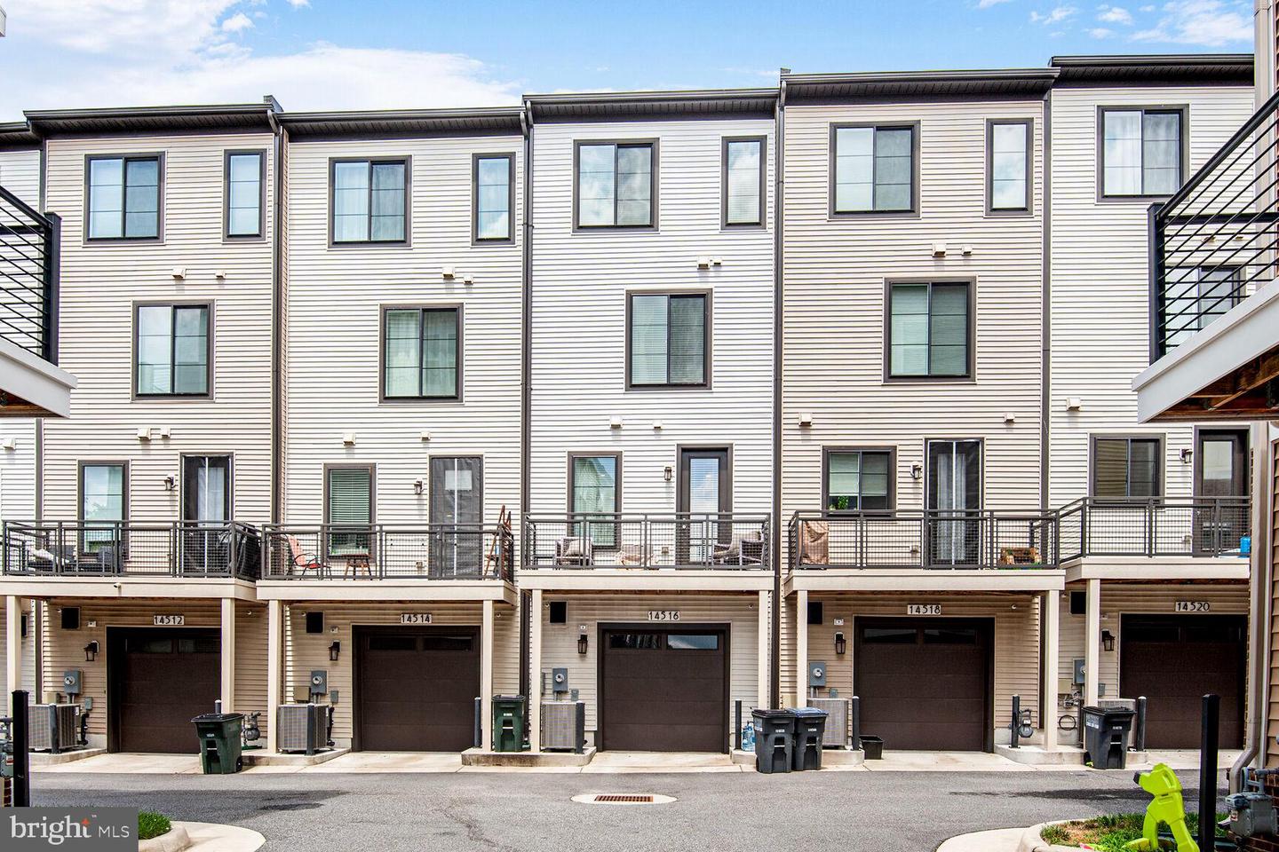 14516 LAKE VISTA DR, CHANTILLY, Virginia 20151, 3 Bedrooms Bedrooms, ,3 BathroomsBathrooms,Residential,For sale,14516 LAKE VISTA DR,VAFX2256420 MLS # VAFX2256420