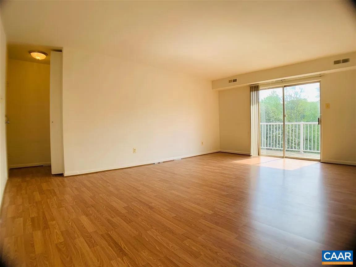 640 RUNNEL CT #10, CHARLOTTESVILLE, Virginia 22901, 2 Bedrooms Bedrooms, ,1 BathroomBathrooms,Residential,For sale,640 RUNNEL CT #10,666915 MLS # 666915