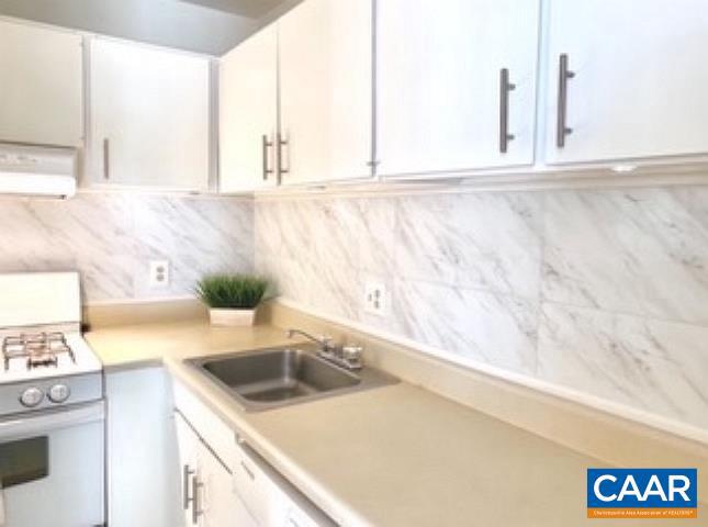 640 RUNNEL CT #10, CHARLOTTESVILLE, Virginia 22901, 2 Bedrooms Bedrooms, ,1 BathroomBathrooms,Residential,For sale,640 RUNNEL CT #10,666915 MLS # 666915