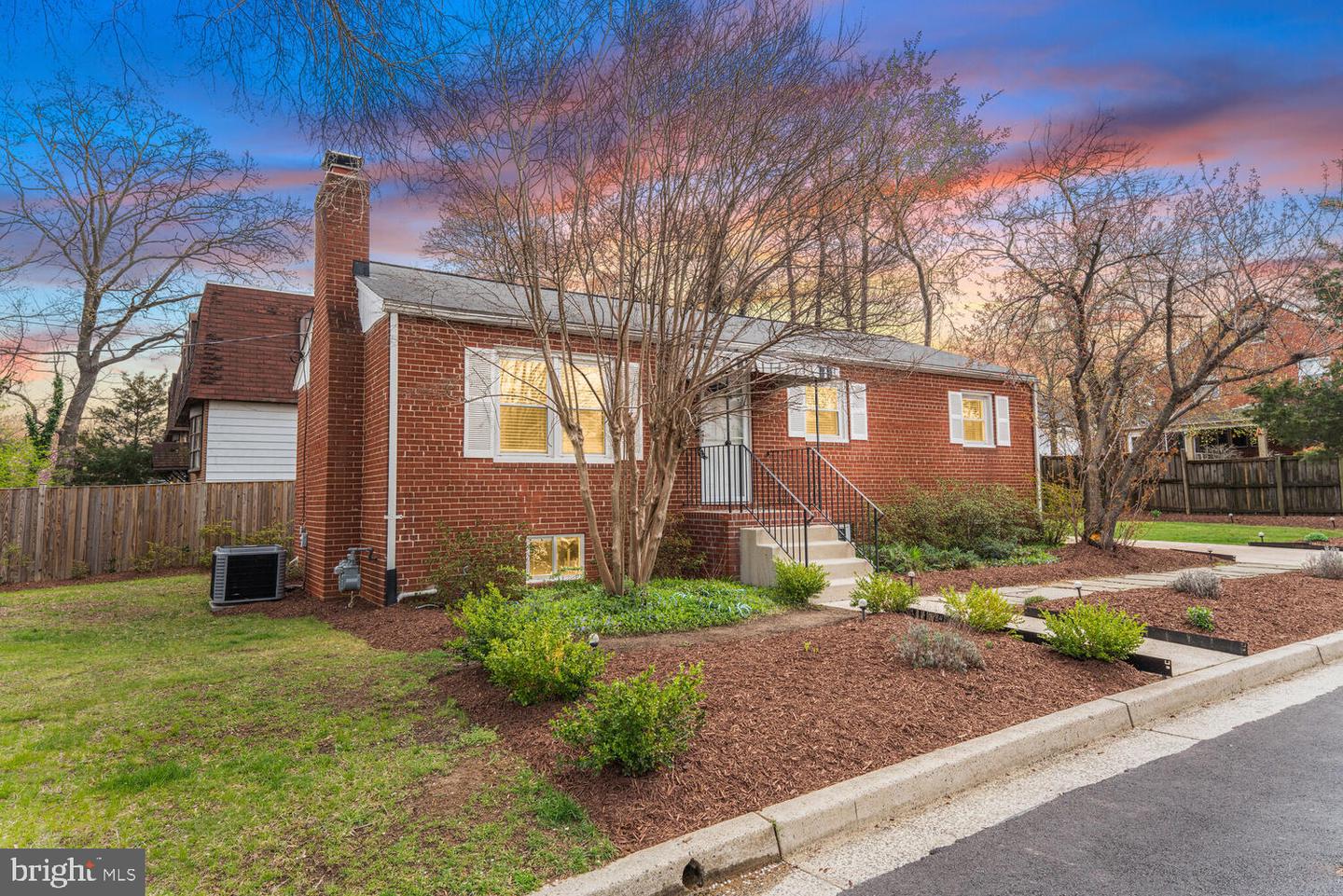 101 S LEXINGTON ST, ARLINGTON, Virginia 22204, 4 Bedrooms Bedrooms, ,2 BathroomsBathrooms,Residential,For sale,101 S LEXINGTON ST,VAAR2061114 MLS # VAAR2061114