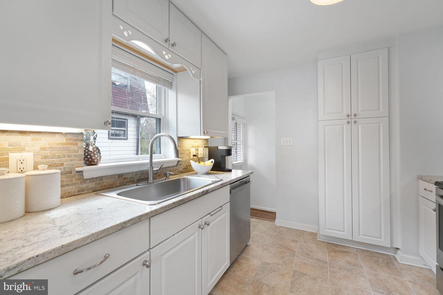 101 S LEXINGTON ST, ARLINGTON, Virginia 22204, 4 Bedrooms Bedrooms, ,2 BathroomsBathrooms,Residential,For sale,101 S LEXINGTON ST,VAAR2061114 MLS # VAAR2061114
