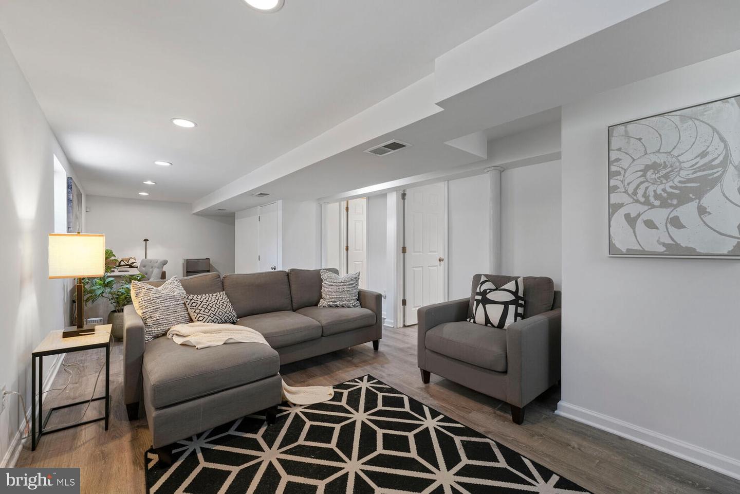 101 S LEXINGTON ST, ARLINGTON, Virginia 22204, 4 Bedrooms Bedrooms, ,2 BathroomsBathrooms,Residential,For sale,101 S LEXINGTON ST,VAAR2061114 MLS # VAAR2061114