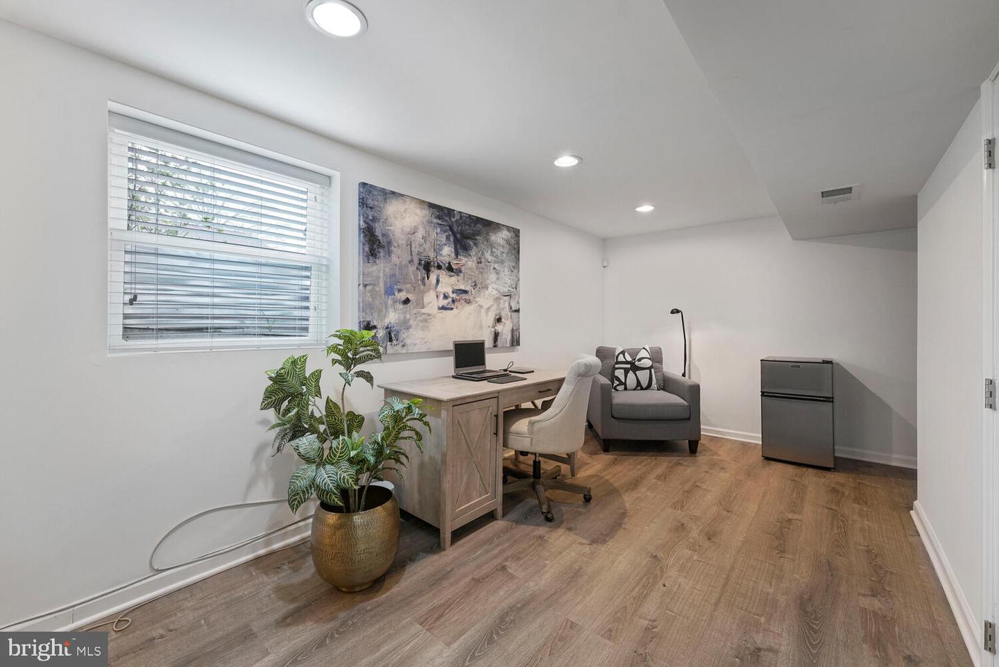101 S LEXINGTON ST, ARLINGTON, Virginia 22204, 4 Bedrooms Bedrooms, ,2 BathroomsBathrooms,Residential,For sale,101 S LEXINGTON ST,VAAR2061114 MLS # VAAR2061114