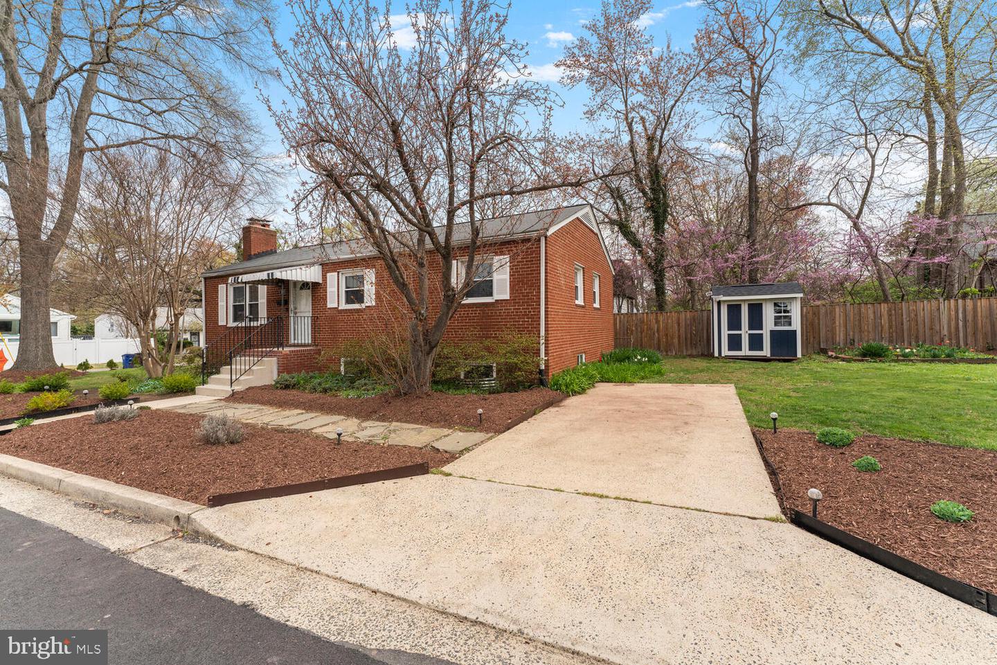 101 S LEXINGTON ST, ARLINGTON, Virginia 22204, 4 Bedrooms Bedrooms, ,2 BathroomsBathrooms,Residential,For sale,101 S LEXINGTON ST,VAAR2061114 MLS # VAAR2061114