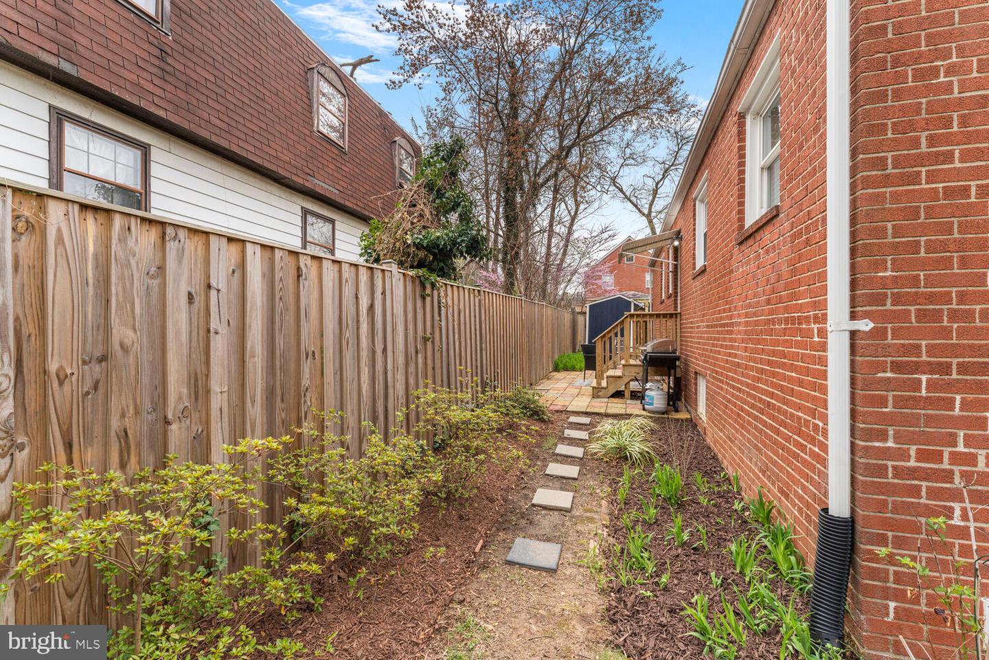 101 S LEXINGTON ST, ARLINGTON, Virginia 22204, 4 Bedrooms Bedrooms, ,2 BathroomsBathrooms,Residential,For sale,101 S LEXINGTON ST,VAAR2061114 MLS # VAAR2061114