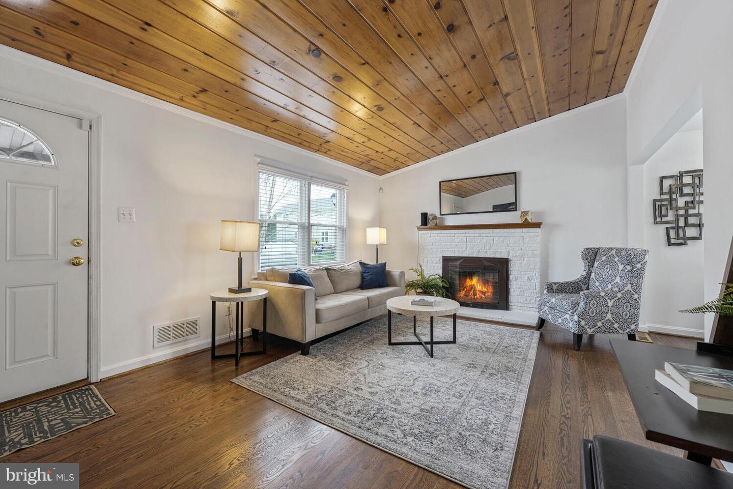 101 S LEXINGTON ST, ARLINGTON, Virginia 22204, 4 Bedrooms Bedrooms, ,2 BathroomsBathrooms,Residential,For sale,101 S LEXINGTON ST,VAAR2061114 MLS # VAAR2061114
