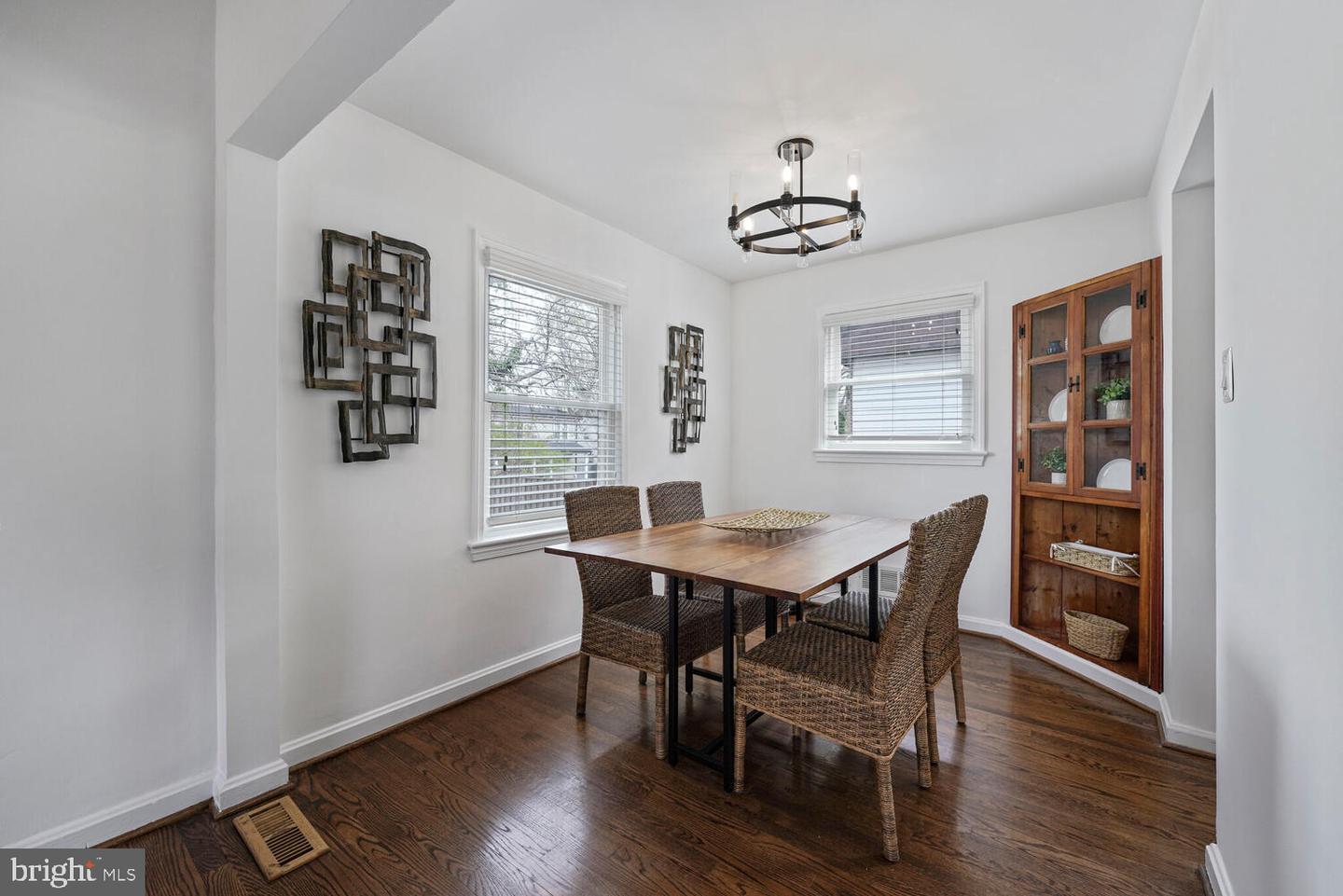 101 S LEXINGTON ST, ARLINGTON, Virginia 22204, 4 Bedrooms Bedrooms, ,2 BathroomsBathrooms,Residential,For sale,101 S LEXINGTON ST,VAAR2061114 MLS # VAAR2061114