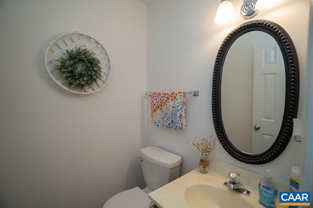 1712 HEARTHGLOW LN, CHARLOTTESVILLE, Virginia 22901, 5 Bedrooms Bedrooms, ,2 BathroomsBathrooms,Residential,For sale,1712 HEARTHGLOW LN,666917 MLS # 666917