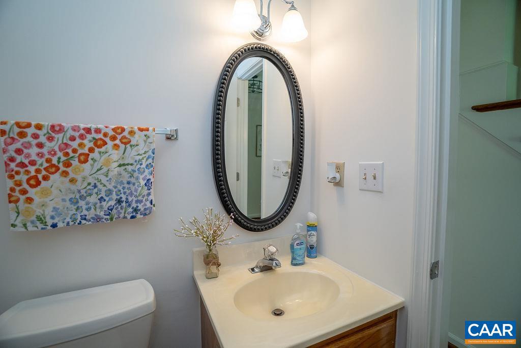 1712 HEARTHGLOW LN, CHARLOTTESVILLE, Virginia 22901, 5 Bedrooms Bedrooms, ,2 BathroomsBathrooms,Residential,For sale,1712 HEARTHGLOW LN,666917 MLS # 666917