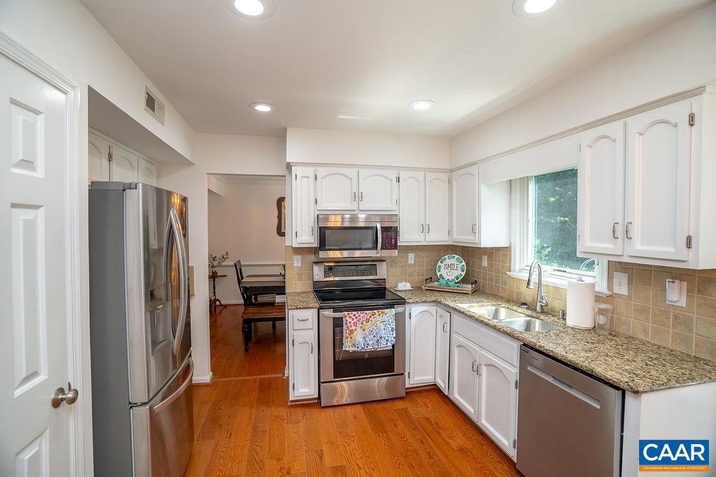 1712 HEARTHGLOW LN, CHARLOTTESVILLE, Virginia 22901, 5 Bedrooms Bedrooms, ,2 BathroomsBathrooms,Residential,For sale,1712 HEARTHGLOW LN,666917 MLS # 666917
