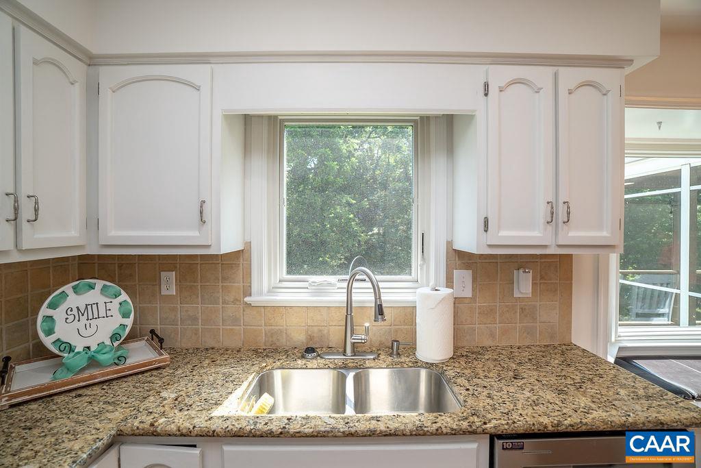 1712 HEARTHGLOW LN, CHARLOTTESVILLE, Virginia 22901, 5 Bedrooms Bedrooms, ,2 BathroomsBathrooms,Residential,For sale,1712 HEARTHGLOW LN,666917 MLS # 666917