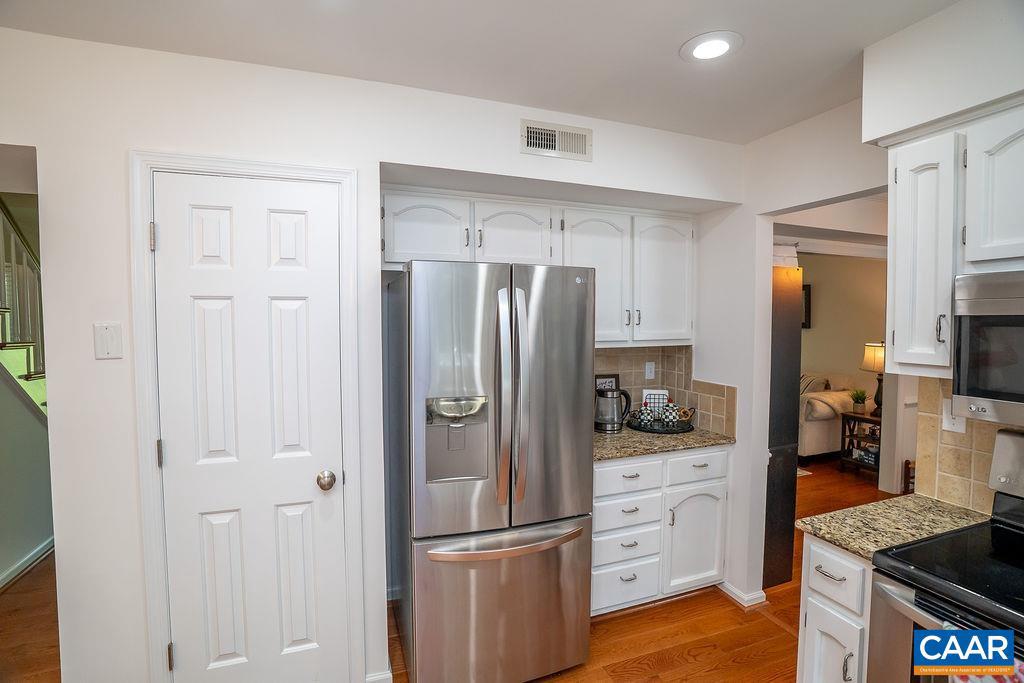1712 HEARTHGLOW LN, CHARLOTTESVILLE, Virginia 22901, 5 Bedrooms Bedrooms, ,2 BathroomsBathrooms,Residential,For sale,1712 HEARTHGLOW LN,666917 MLS # 666917