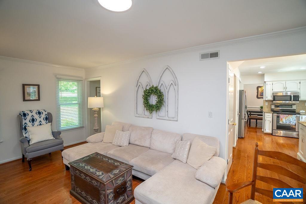 1712 HEARTHGLOW LN, CHARLOTTESVILLE, Virginia 22901, 5 Bedrooms Bedrooms, ,2 BathroomsBathrooms,Residential,For sale,1712 HEARTHGLOW LN,666917 MLS # 666917