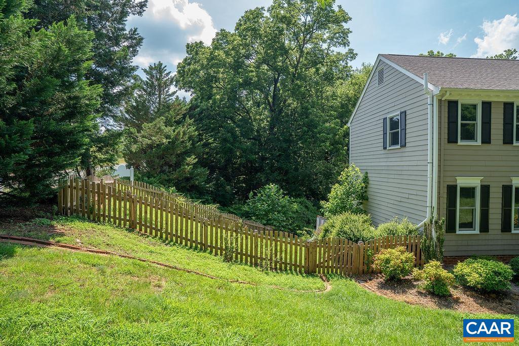 1712 HEARTHGLOW LN, CHARLOTTESVILLE, Virginia 22901, 5 Bedrooms Bedrooms, ,2 BathroomsBathrooms,Residential,For sale,1712 HEARTHGLOW LN,666917 MLS # 666917