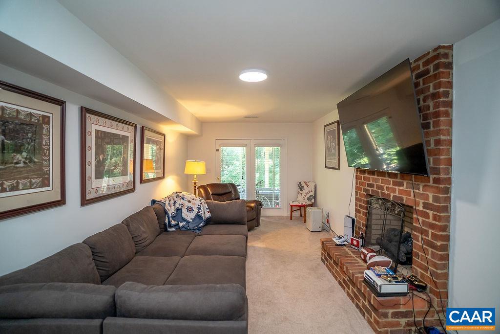 1712 HEARTHGLOW LN, CHARLOTTESVILLE, Virginia 22901, 5 Bedrooms Bedrooms, ,2 BathroomsBathrooms,Residential,For sale,1712 HEARTHGLOW LN,666917 MLS # 666917