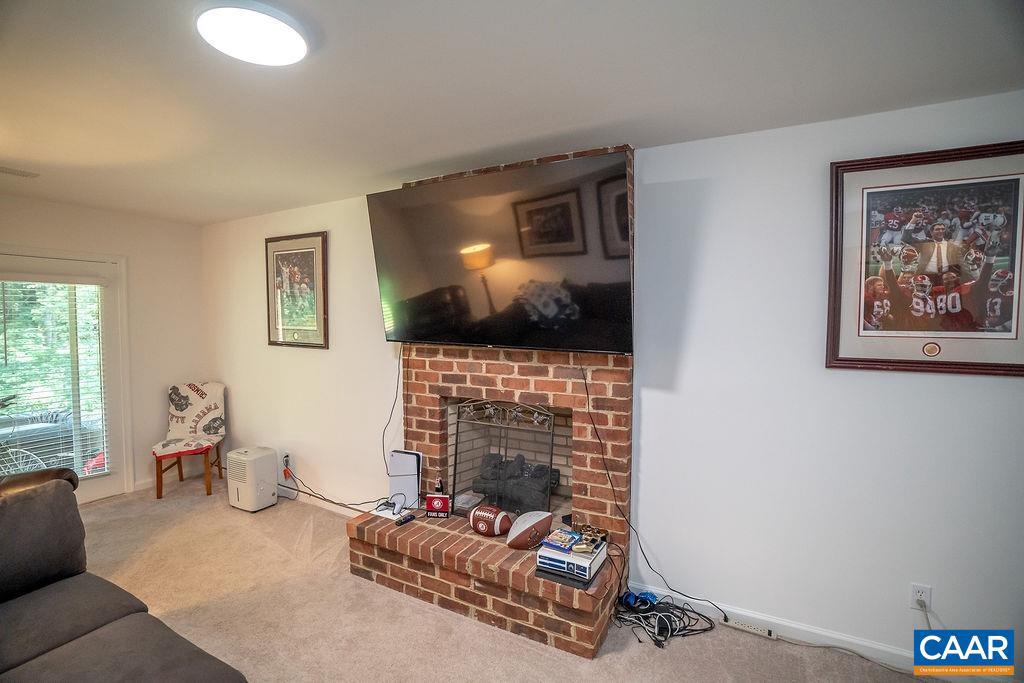 1712 HEARTHGLOW LN, CHARLOTTESVILLE, Virginia 22901, 5 Bedrooms Bedrooms, ,2 BathroomsBathrooms,Residential,For sale,1712 HEARTHGLOW LN,666917 MLS # 666917