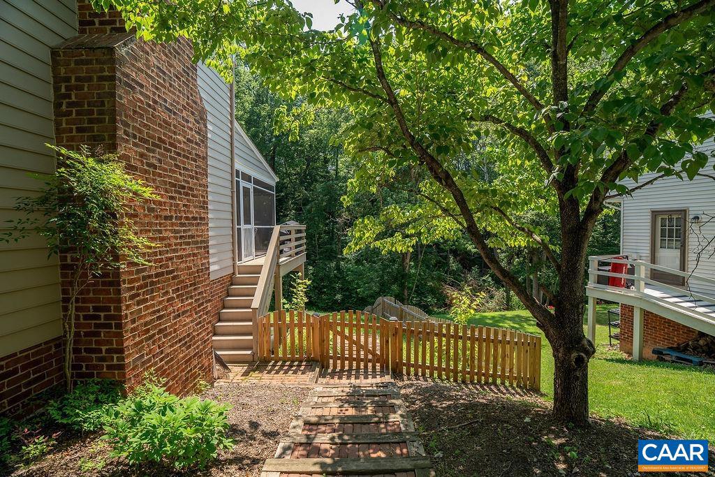 1712 HEARTHGLOW LN, CHARLOTTESVILLE, Virginia 22901, 5 Bedrooms Bedrooms, ,2 BathroomsBathrooms,Residential,For sale,1712 HEARTHGLOW LN,666917 MLS # 666917