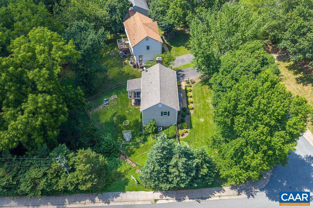 1712 HEARTHGLOW LN, CHARLOTTESVILLE, Virginia 22901, 5 Bedrooms Bedrooms, ,2 BathroomsBathrooms,Residential,For sale,1712 HEARTHGLOW LN,666917 MLS # 666917