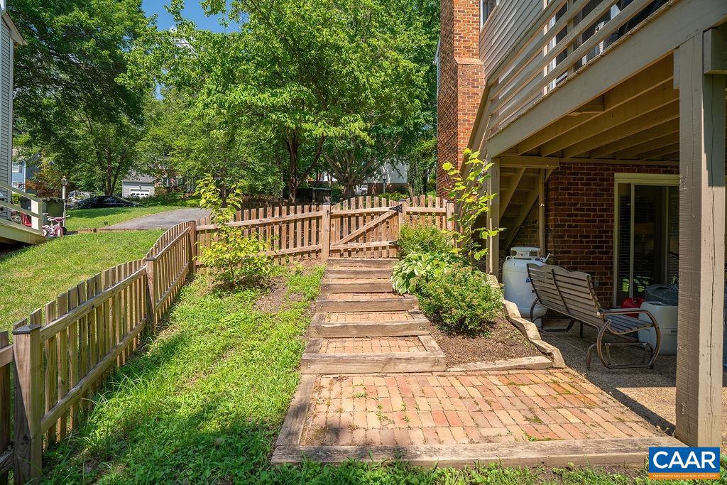 1712 HEARTHGLOW LN, CHARLOTTESVILLE, Virginia 22901, 5 Bedrooms Bedrooms, ,2 BathroomsBathrooms,Residential,For sale,1712 HEARTHGLOW LN,666917 MLS # 666917