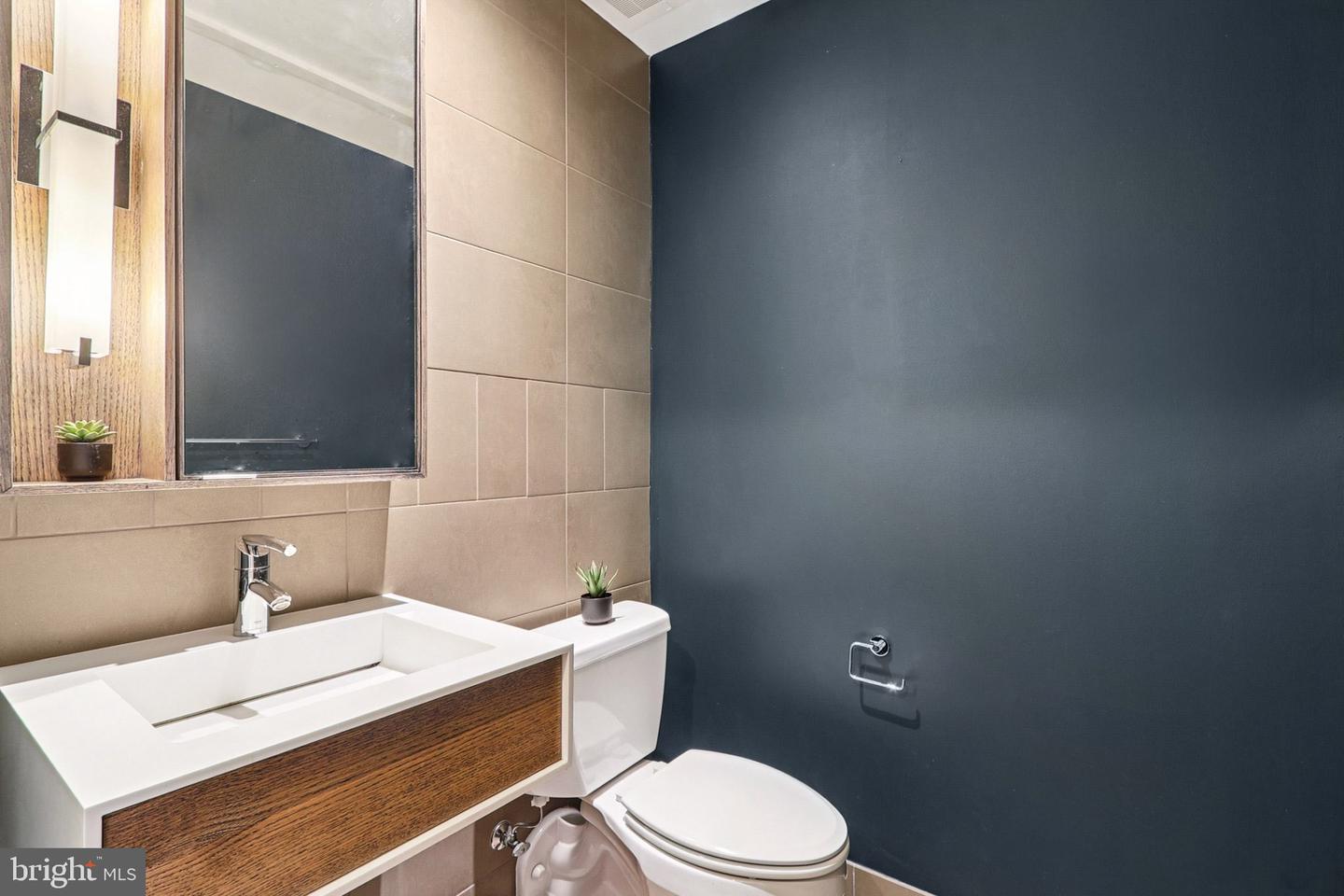 1515 15TH ST NW #406, WASHINGTON, District Of Columbia 20005, 1 Bedroom Bedrooms, ,1 BathroomBathrooms,Residential,For sale,1515 15TH ST NW #406,DCDC2211158 MLS # DCDC2211158
