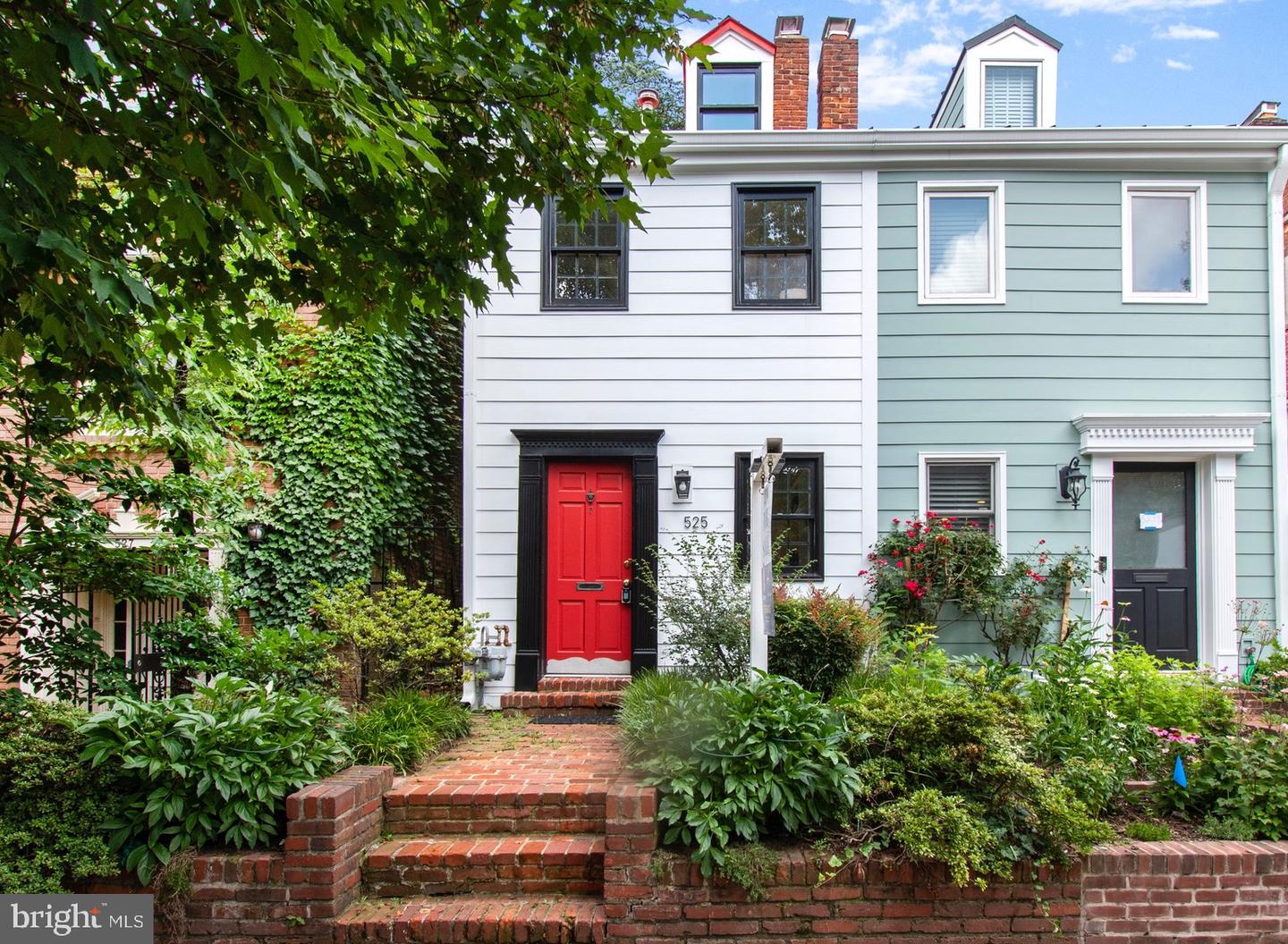 525 6TH ST SE, WASHINGTON, District Of Columbia 20003, 2 Bedrooms Bedrooms, 7 Rooms Rooms,1 BathroomBathrooms,Residential,For sale,525 6TH ST SE,DCDC2211162 MLS # DCDC2211162