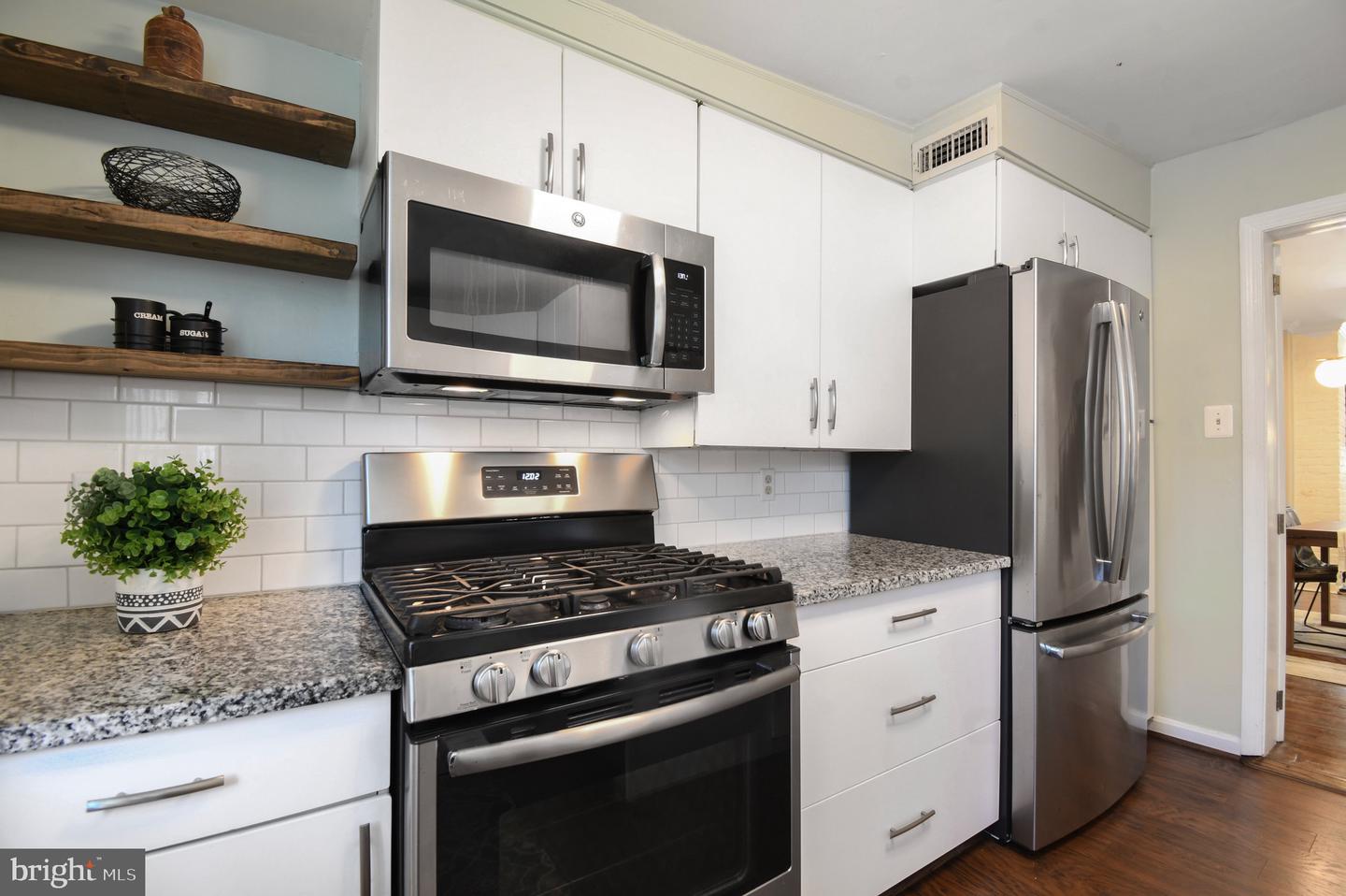 525 6TH ST SE, WASHINGTON, District Of Columbia 20003, 2 Bedrooms Bedrooms, 7 Rooms Rooms,1 BathroomBathrooms,Residential,For sale,525 6TH ST SE,DCDC2211162 MLS # DCDC2211162