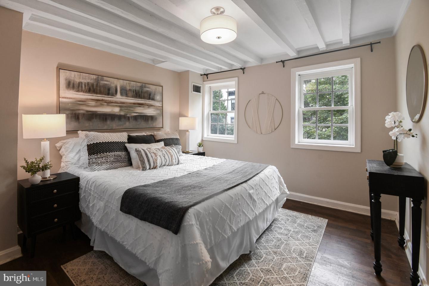 525 6TH ST SE, WASHINGTON, District Of Columbia 20003, 2 Bedrooms Bedrooms, 7 Rooms Rooms,1 BathroomBathrooms,Residential,For sale,525 6TH ST SE,DCDC2211162 MLS # DCDC2211162