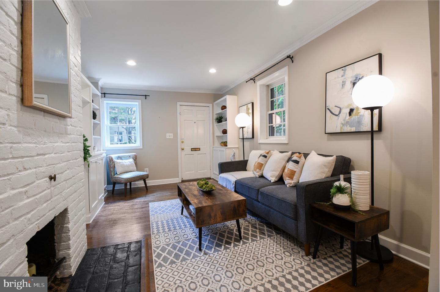 525 6TH ST SE, WASHINGTON, District Of Columbia 20003, 2 Bedrooms Bedrooms, 7 Rooms Rooms,1 BathroomBathrooms,Residential,For sale,525 6TH ST SE,DCDC2211162 MLS # DCDC2211162