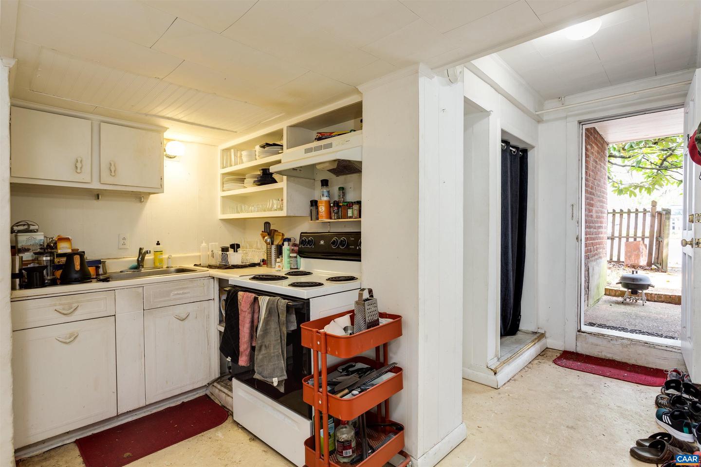 615 E HIGH ST, CHARLOTTESVILLE, Virginia 22902, 5 Bedrooms Bedrooms, ,3 BathroomsBathrooms,Residential,For sale,615 E HIGH ST,666922 MLS # 666922