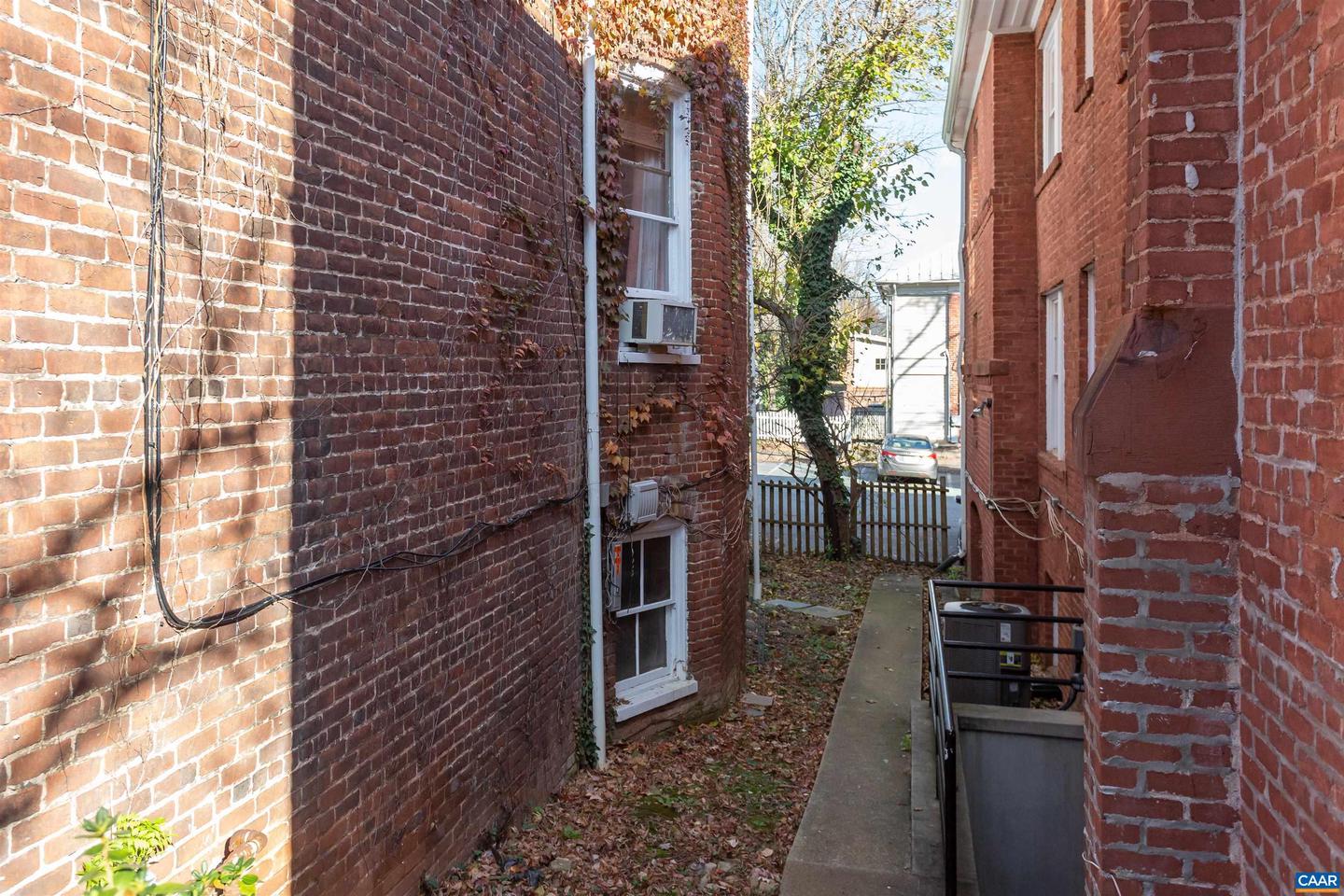 615 E HIGH ST, CHARLOTTESVILLE, Virginia 22902, 5 Bedrooms Bedrooms, ,3 BathroomsBathrooms,Residential,For sale,615 E HIGH ST,666922 MLS # 666922