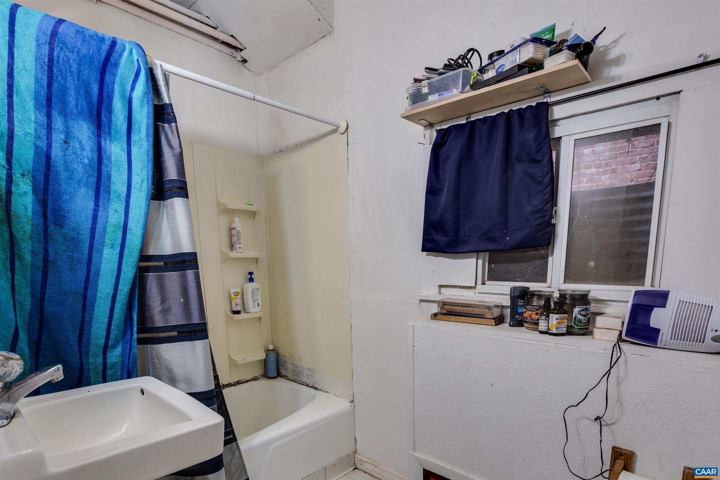 615 E HIGH ST, CHARLOTTESVILLE, Virginia 22902, 5 Bedrooms Bedrooms, ,3 BathroomsBathrooms,Residential,For sale,615 E HIGH ST,666922 MLS # 666922