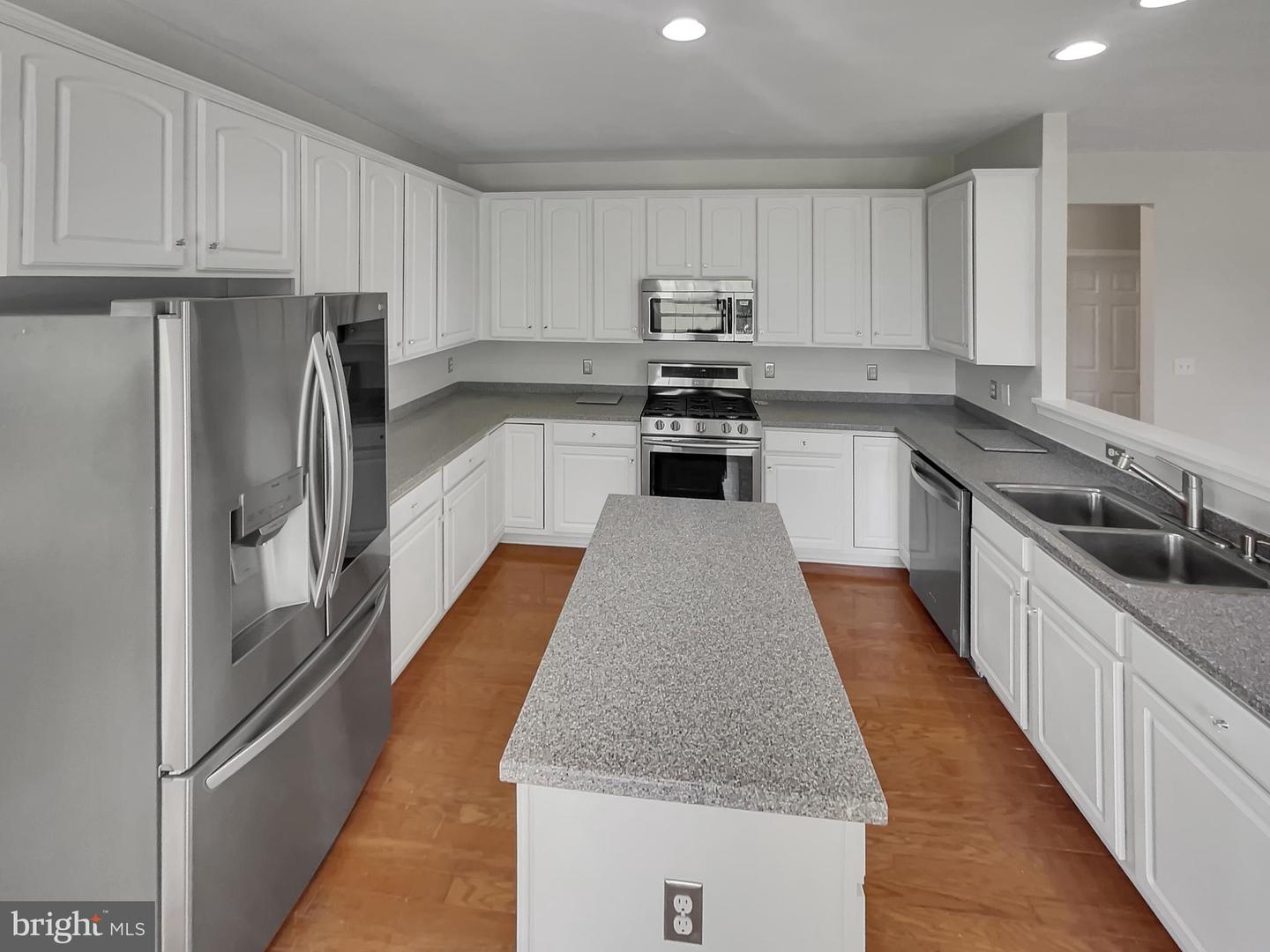 8637 HUDDERSFIELD WAY, BRISTOW, Virginia 20136, 5 Bedrooms Bedrooms, ,2 BathroomsBathrooms,Residential,For sale,8637 HUDDERSFIELD WAY,VAPW2099608 MLS # VAPW2099608