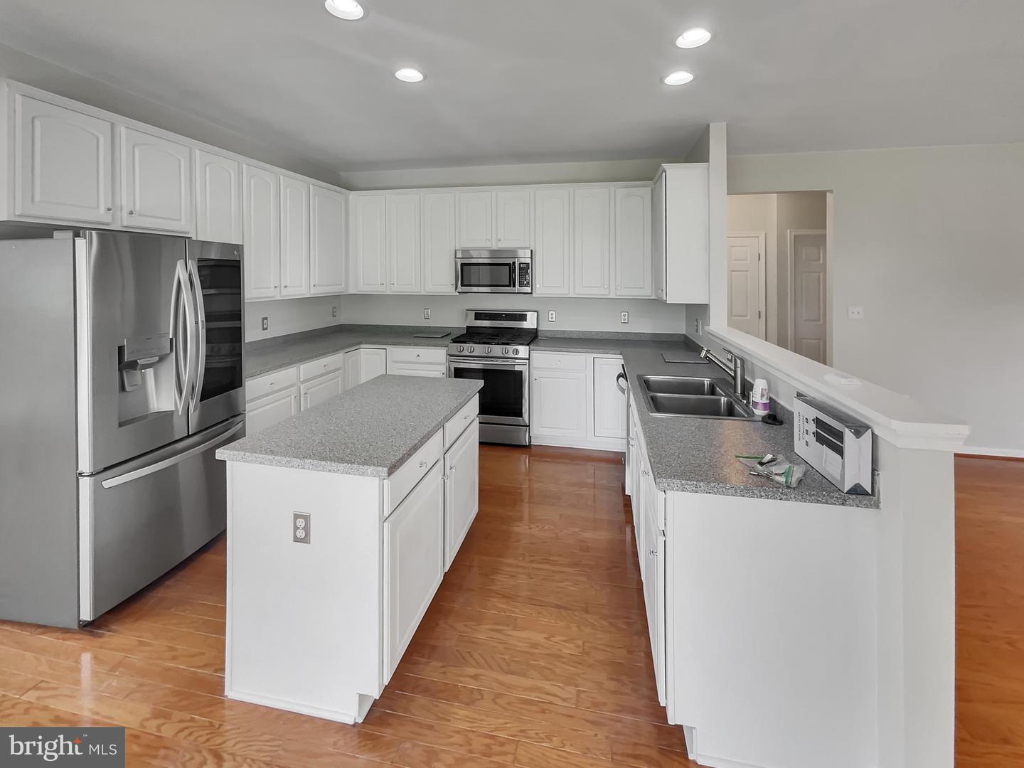 8637 HUDDERSFIELD WAY, BRISTOW, Virginia 20136, 5 Bedrooms Bedrooms, ,2 BathroomsBathrooms,Residential,For sale,8637 HUDDERSFIELD WAY,VAPW2099608 MLS # VAPW2099608