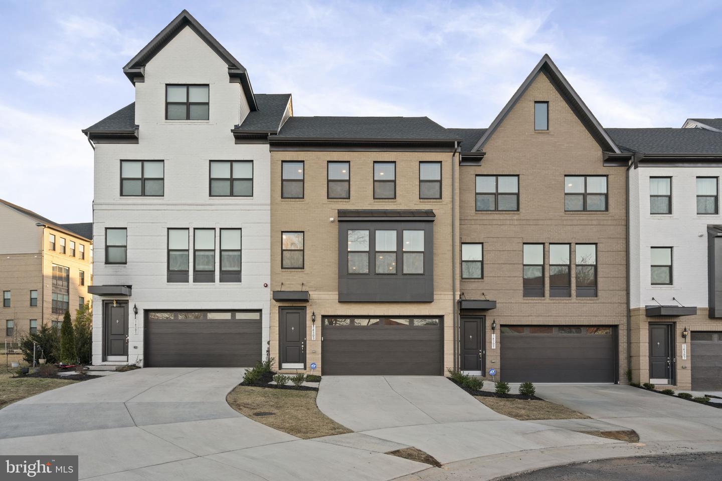 14303 YESLER AVE, CHANTILLY, Virginia 20151, 3 Bedrooms Bedrooms, ,2 BathroomsBathrooms,Residential,For sale,14303 YESLER AVE,VAFX2256466 MLS # VAFX2256466
