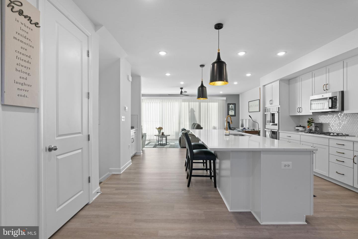 14303 YESLER AVE, CHANTILLY, Virginia 20151, 3 Bedrooms Bedrooms, ,2 BathroomsBathrooms,Residential,For sale,14303 YESLER AVE,VAFX2256466 MLS # VAFX2256466
