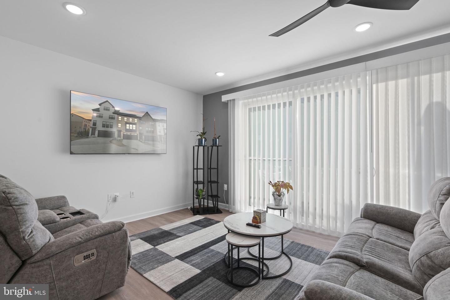 14303 YESLER AVE, CHANTILLY, Virginia 20151, 3 Bedrooms Bedrooms, ,2 BathroomsBathrooms,Residential,For sale,14303 YESLER AVE,VAFX2256466 MLS # VAFX2256466