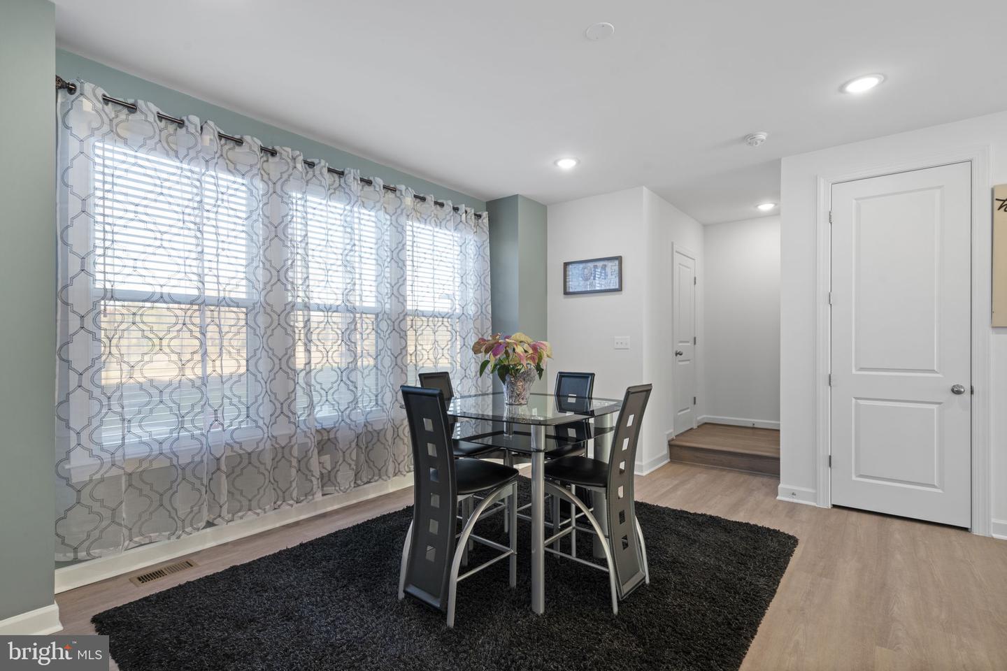 14303 YESLER AVE, CHANTILLY, Virginia 20151, 3 Bedrooms Bedrooms, ,2 BathroomsBathrooms,Residential,For sale,14303 YESLER AVE,VAFX2256466 MLS # VAFX2256466