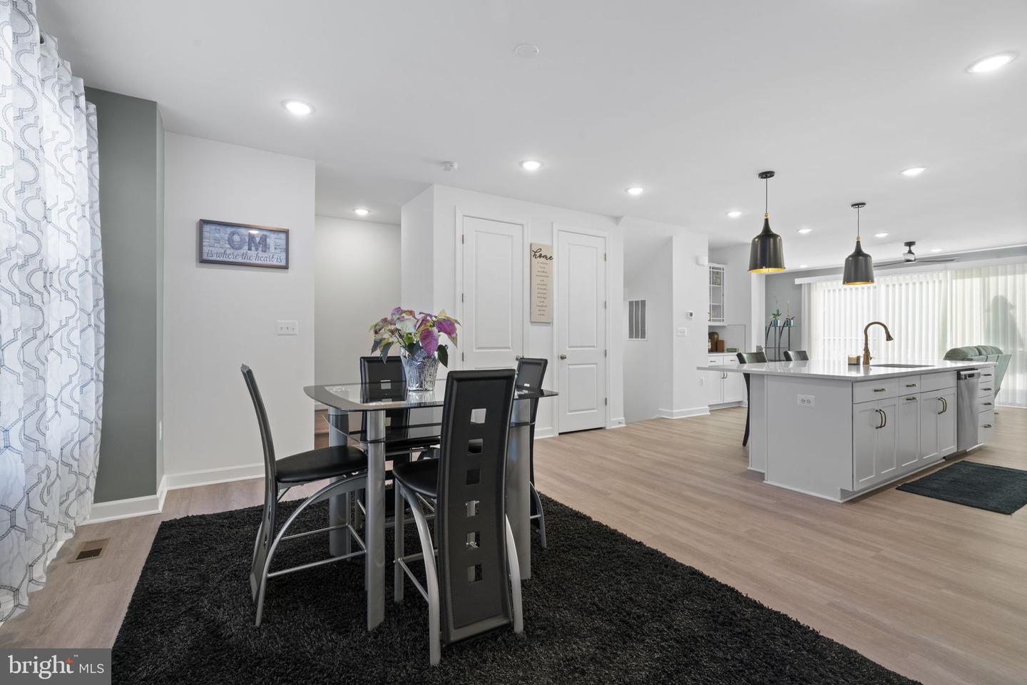 14303 YESLER AVE, CHANTILLY, Virginia 20151, 3 Bedrooms Bedrooms, ,2 BathroomsBathrooms,Residential,For sale,14303 YESLER AVE,VAFX2256466 MLS # VAFX2256466