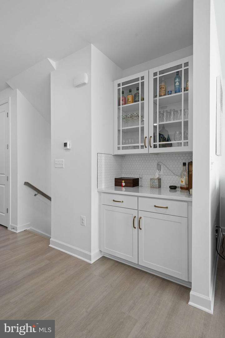 14303 YESLER AVE, CHANTILLY, Virginia 20151, 3 Bedrooms Bedrooms, ,2 BathroomsBathrooms,Residential,For sale,14303 YESLER AVE,VAFX2256466 MLS # VAFX2256466