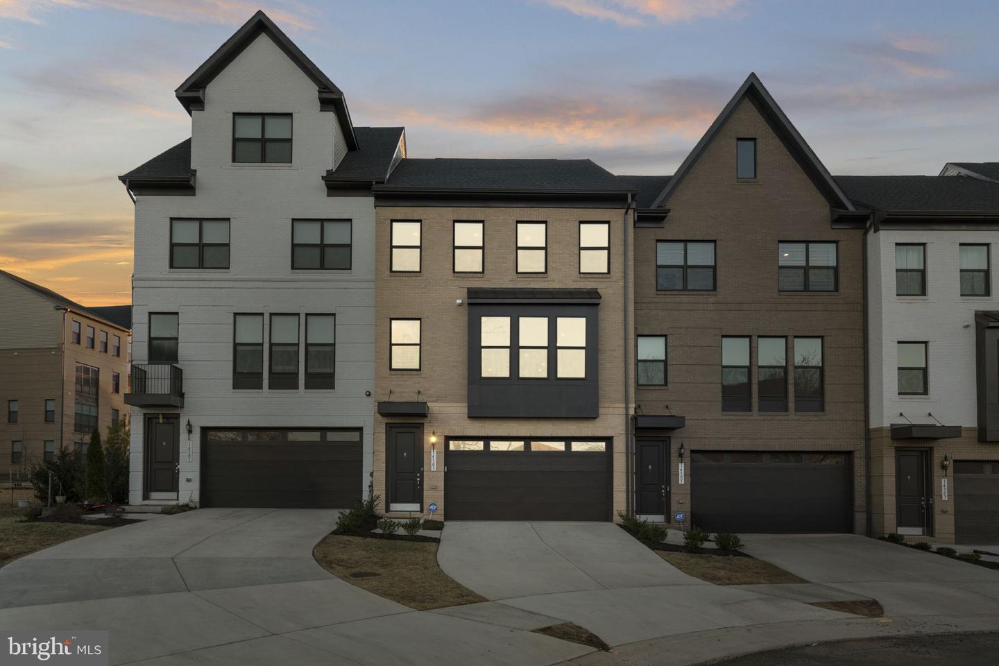 14303 YESLER AVE, CHANTILLY, Virginia 20151, 3 Bedrooms Bedrooms, ,2 BathroomsBathrooms,Residential,For sale,14303 YESLER AVE,VAFX2256466 MLS # VAFX2256466