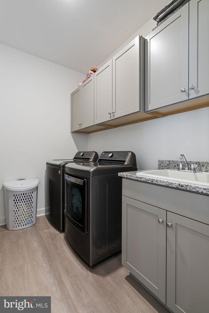 14303 YESLER AVE, CHANTILLY, Virginia 20151, 3 Bedrooms Bedrooms, ,2 BathroomsBathrooms,Residential,For sale,14303 YESLER AVE,VAFX2256466 MLS # VAFX2256466